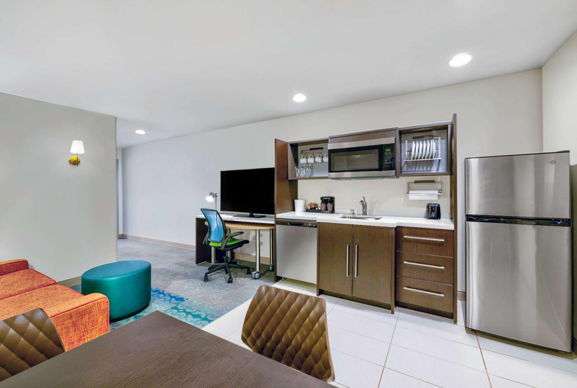 Home2 By Hilton Downtown 3*